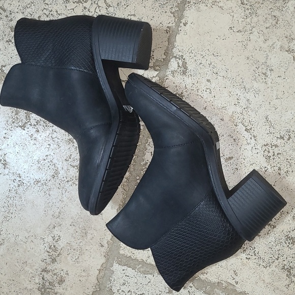Clarks Collection Scene Ankle Booties Size 8.5 - Picture 5 of 9